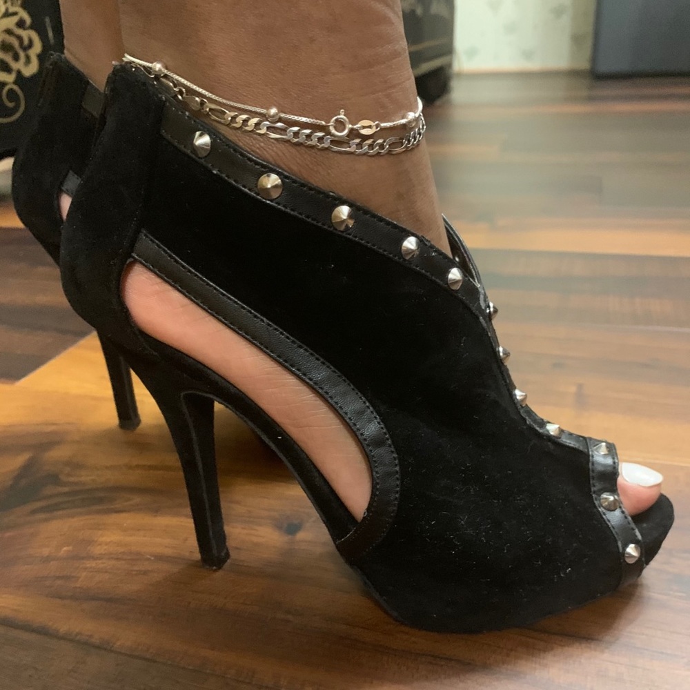 Dollhouse Ankle Booties 🖤